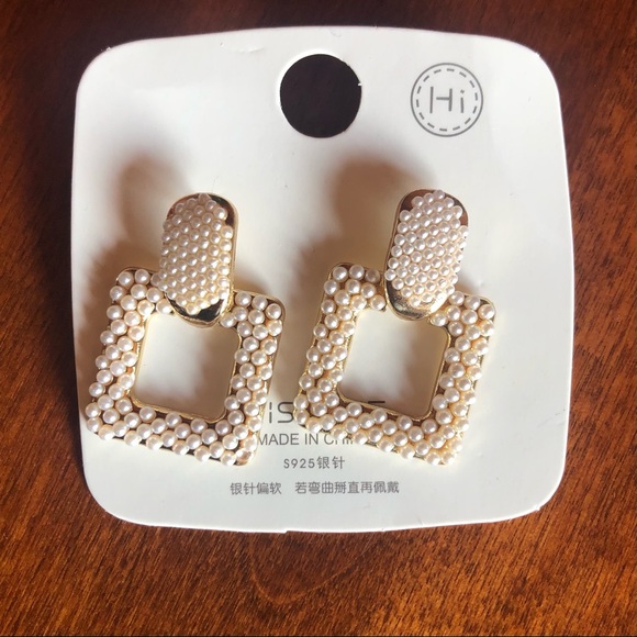 NWT white/cream square earrings - Picture 2 of 5